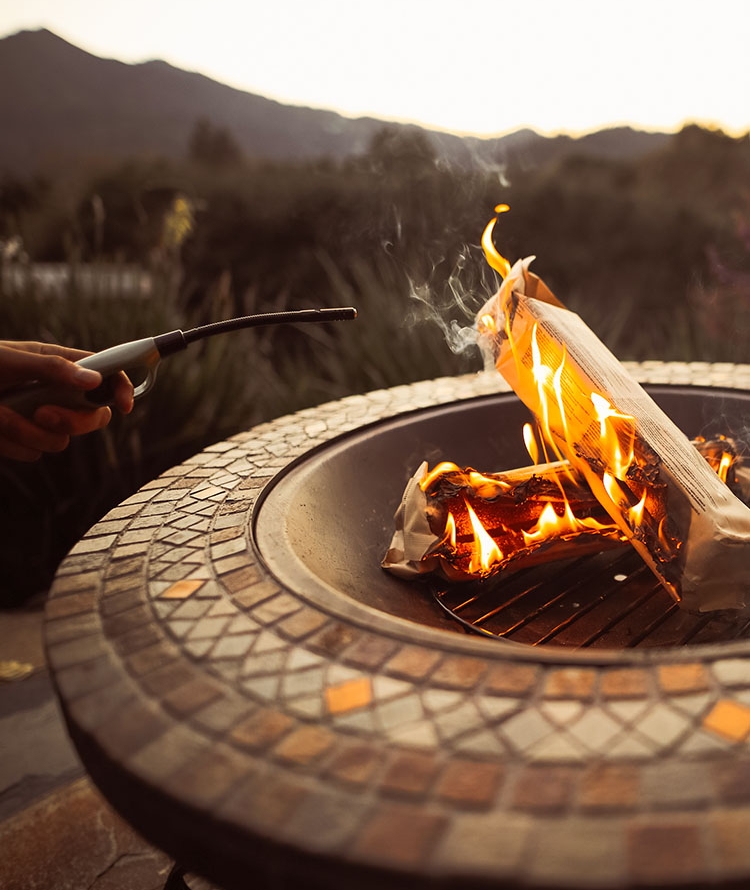 Duraflame Tips For Hosting A Backyard Fire Pit Party From Duraflame