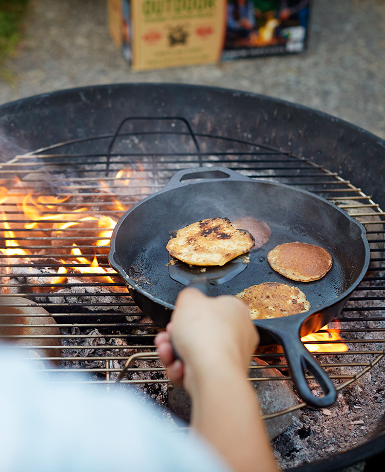 Duraflame  How to cook campfire pancakes over duraflame OUTDOOR firelogs